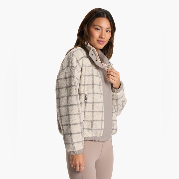 NWT Vuori Plaid Cozy Sherpa Women's Full Zip Jacket in Suede Windowpane - Picture 4 of 10